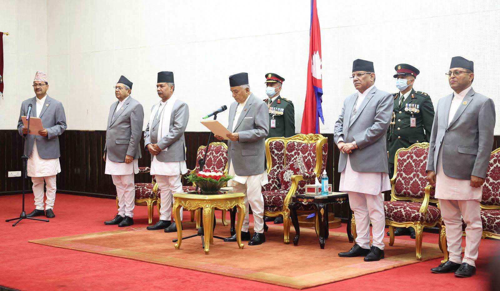 आठौं पटक मन्त्रिपरिषद् विस्तार, कांग्रेसका साउद र एसका चपाईले लिए शपथ